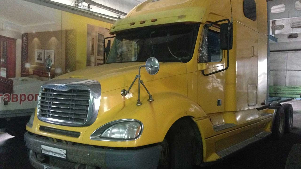 Установка  на Тягач FREIGHTLINER 2004 г.в.